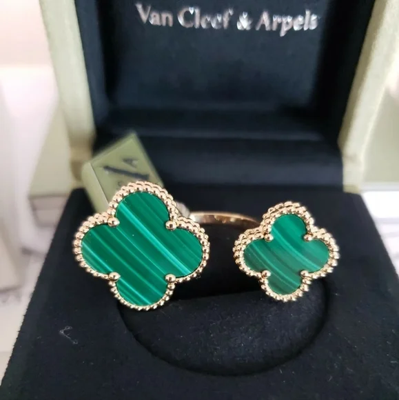 Authentic Van Cleef Arpels Magic Alhambra 18k Yellow Gold
